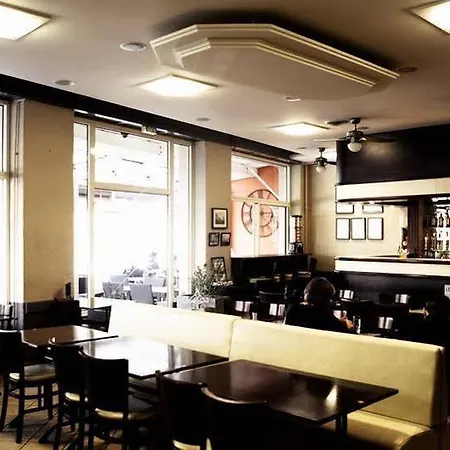 ホテル Brasserie Le Lion D'or メクシミュー